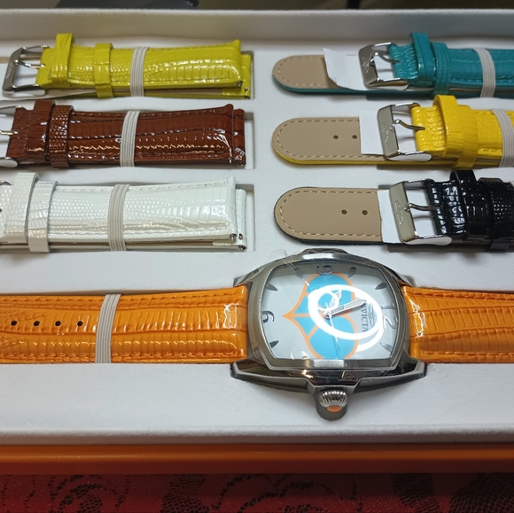 Invicta Peace & Love Lupah "Race to Erase MS" Watch Set - Picture 3 of 5